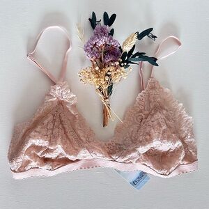 NWT Aritzia Talula Blush Lace Darling Bralette